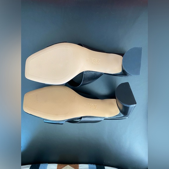 New black shoes , Zara - Picture 4 of 4